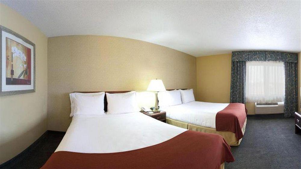 Holiday Inn Express Hotel Fort Campbell-Oak Grove By Ihg מראה חיצוני תמונה